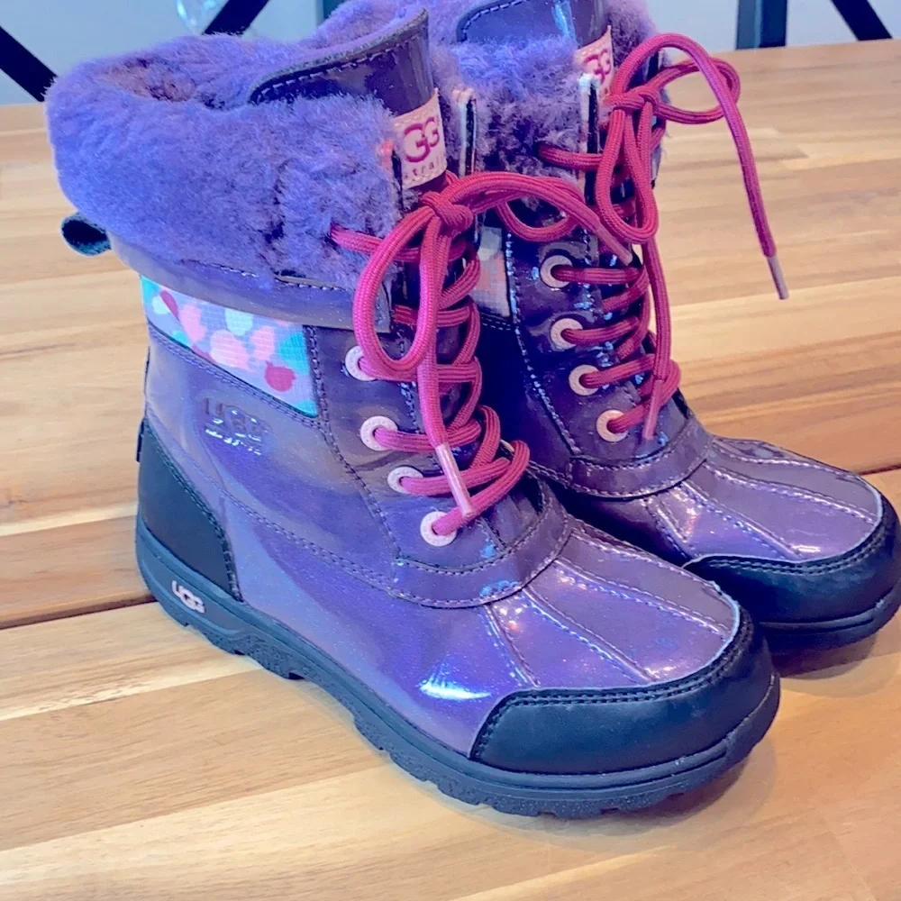 UGG Butte II purple boot